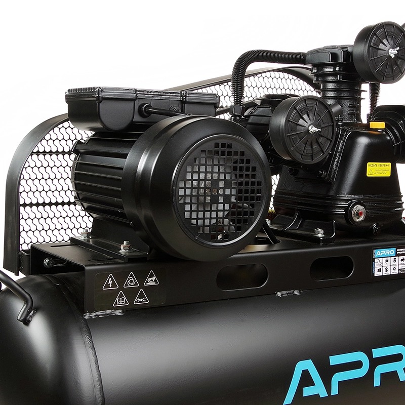 Компрессор APRO OFBD-100 100 л, 3.0кВт, 8 бар, 530л/мин, 2 крана, трёхцилиндровый, ременной + масло 0,8 л